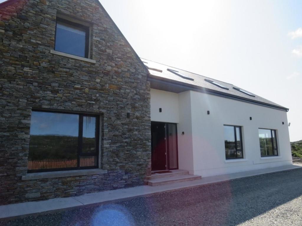 Dooneen House, Clifden