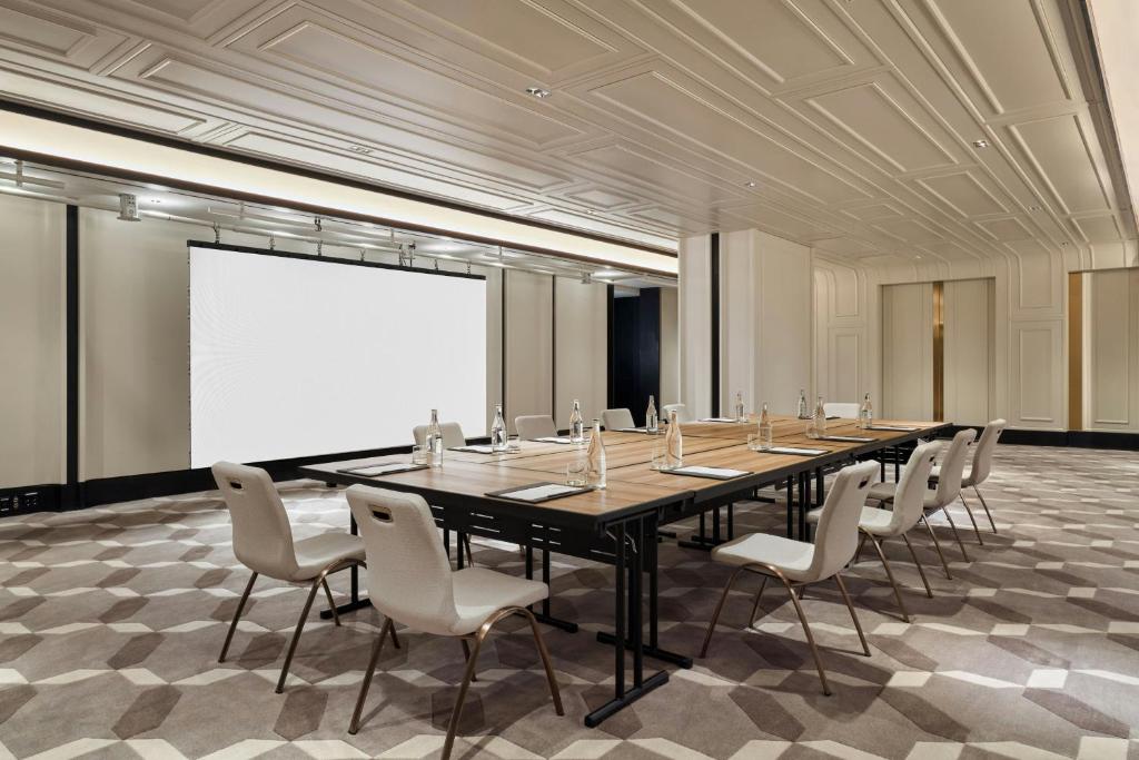 Hotel Facility 2