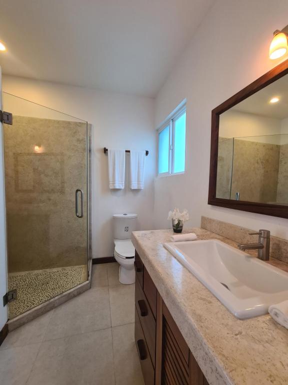 Tortugas uno cero tres 2 BR Starlink AC pool parking - 4
