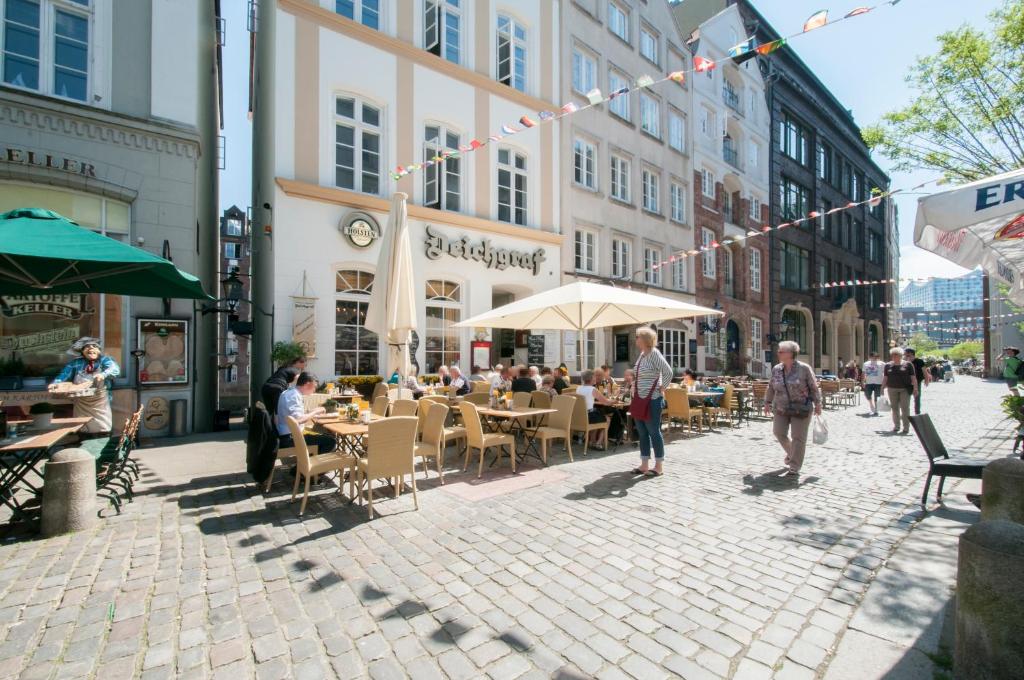 Appartements in der historischen Deichstrasse contactless Check in — Hotel in Hamburg