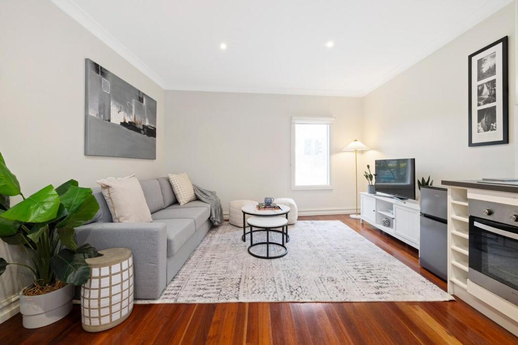 All about location!, Sydney