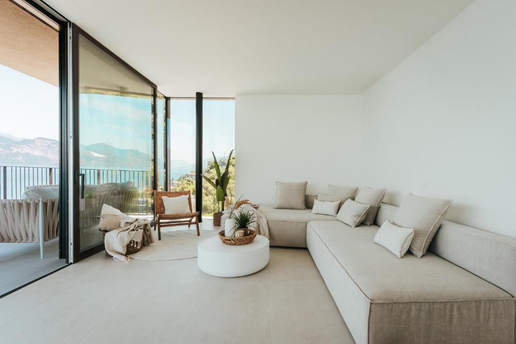 LUXE VISTA Lakeside Villa Brenzone - 3
