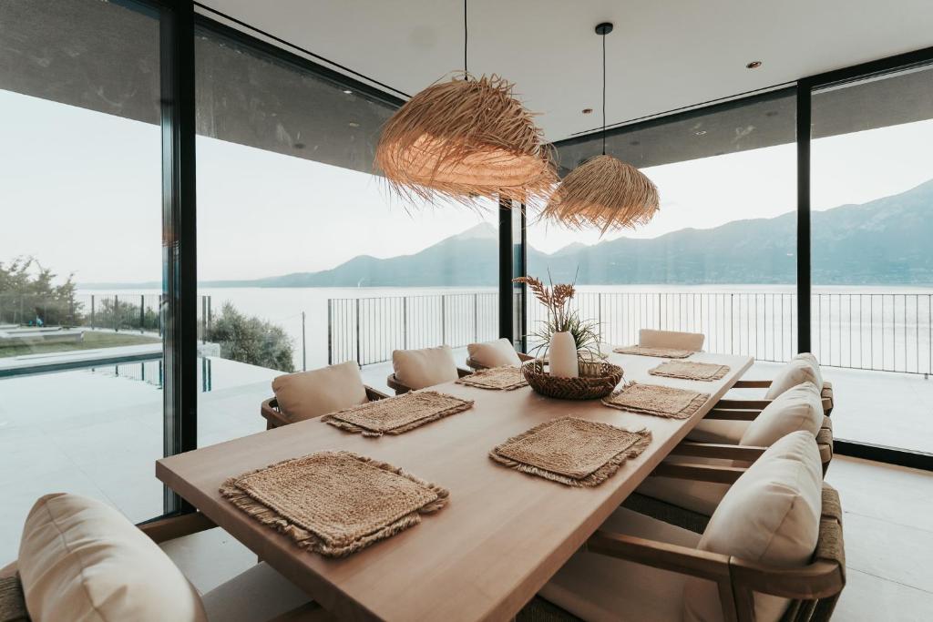 LUXE VISTA Lakeside Villa Brenzone - 5