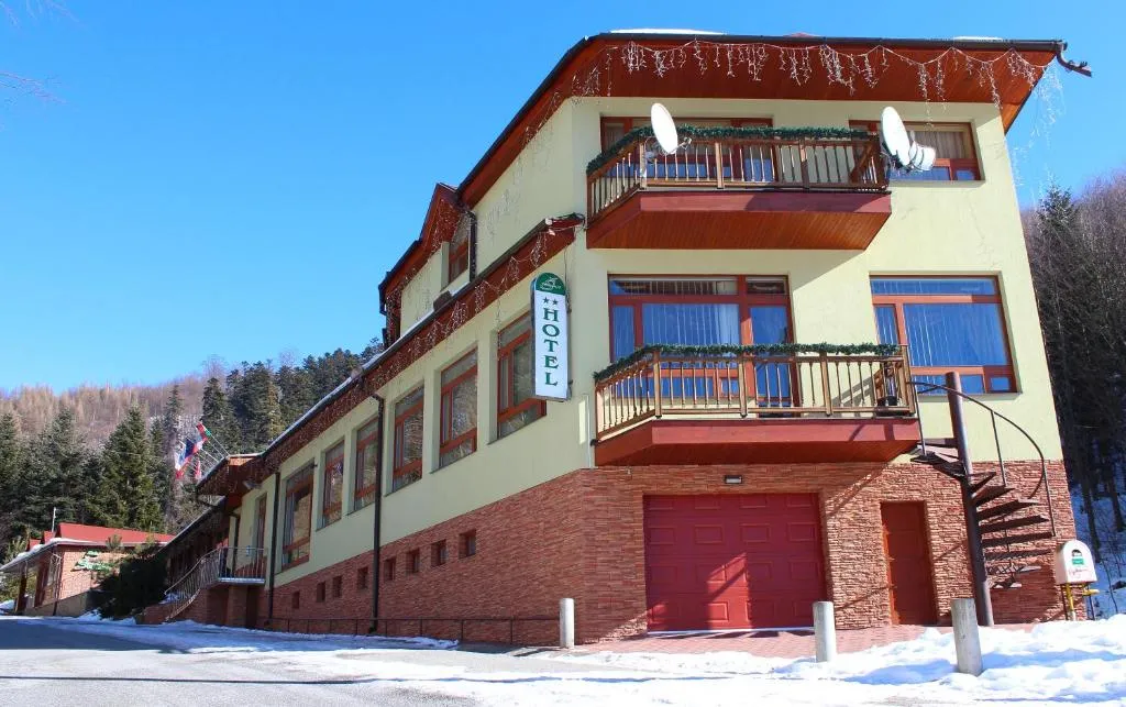 Hotel Šomka, hotel in Drienica
