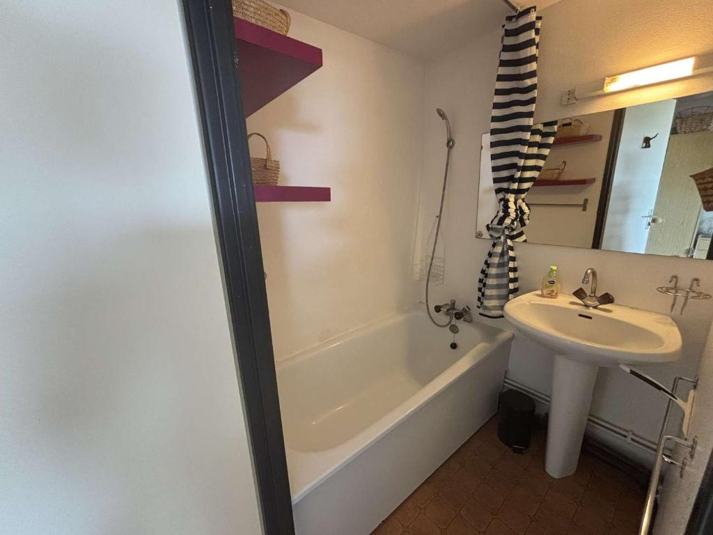 SP310-214 Appt T3 Cabine 5 personnes SAINT PIERRE LA MER - 5