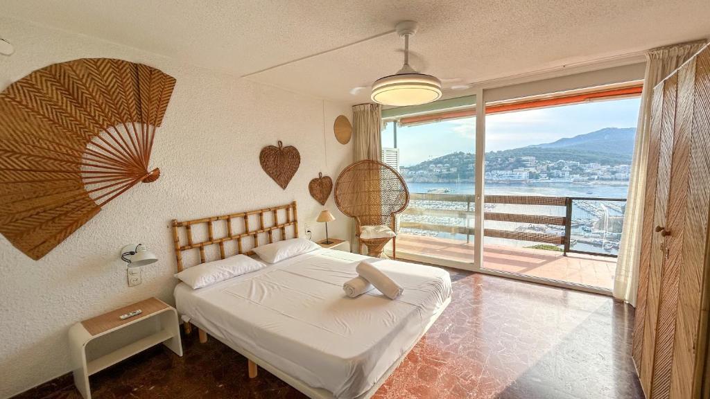 An apartment with an ocean view, Sant Feliu de Guíxols
