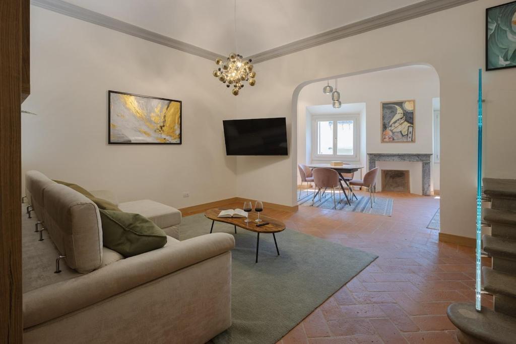 Central Market 3-bedroom Design Apartment - 5