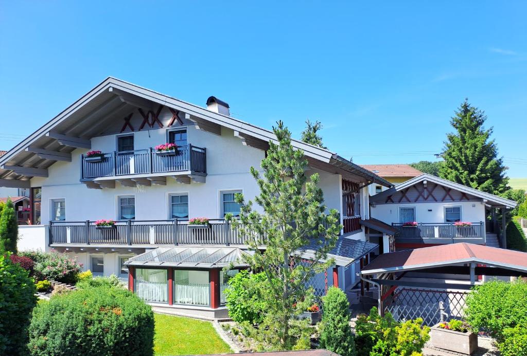 Ferienwohnung & App. Rosemarie, Bad Birnbach