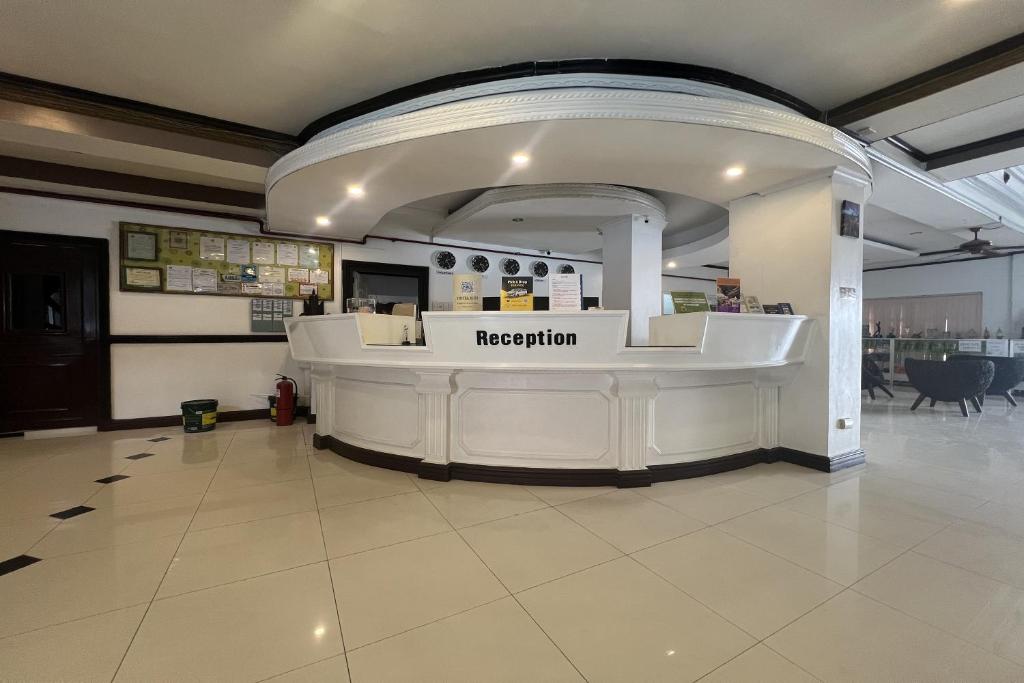 Front desk [24-hour]