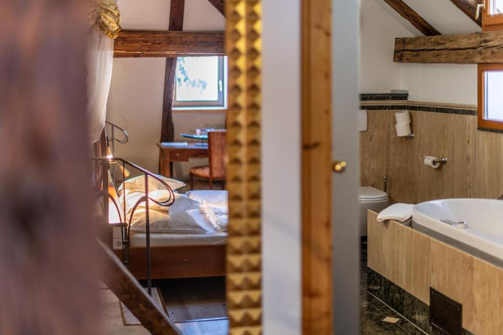 Schlosshotel Aehrental - 2