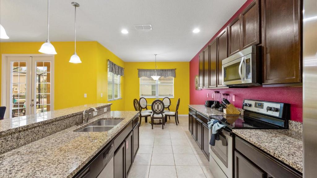 SHVCC1 - Crystal Cove #1 - 7 Bed 4.5 Baths Villa, Kissimmee