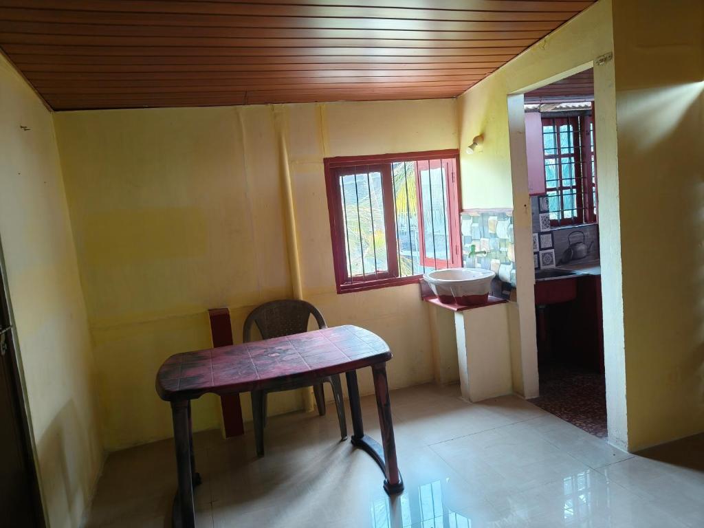 Frans Aparts, Mukkad