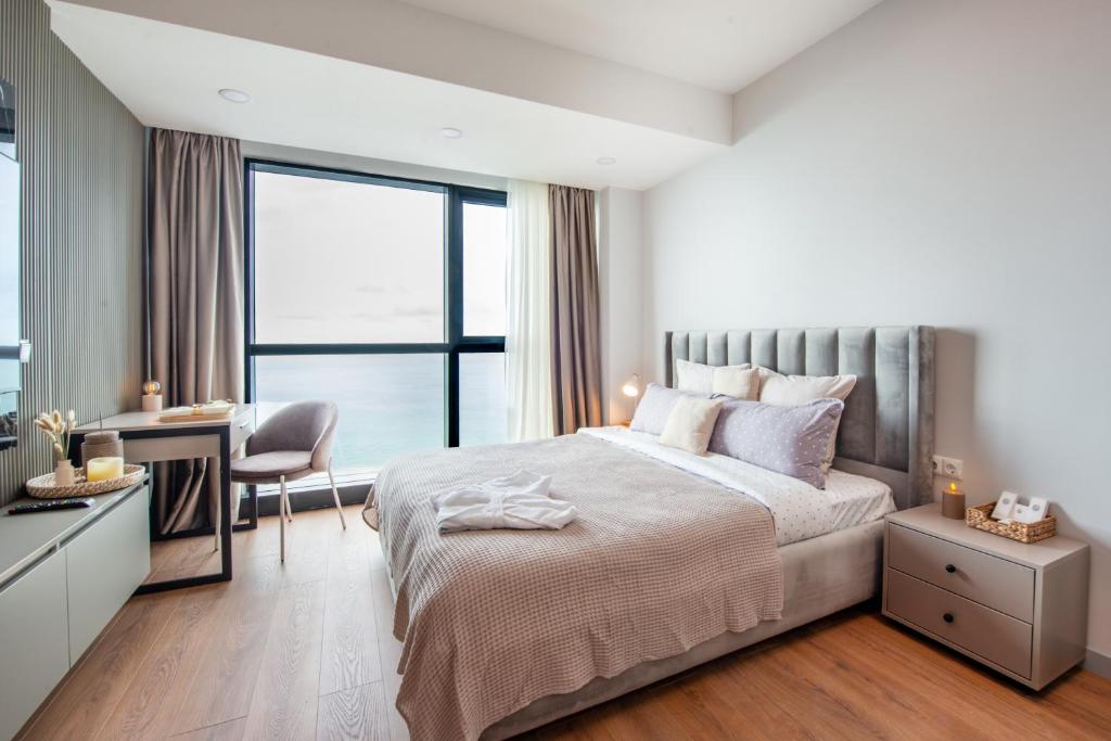 Oceanview Mood by Aesthaven, Batumi