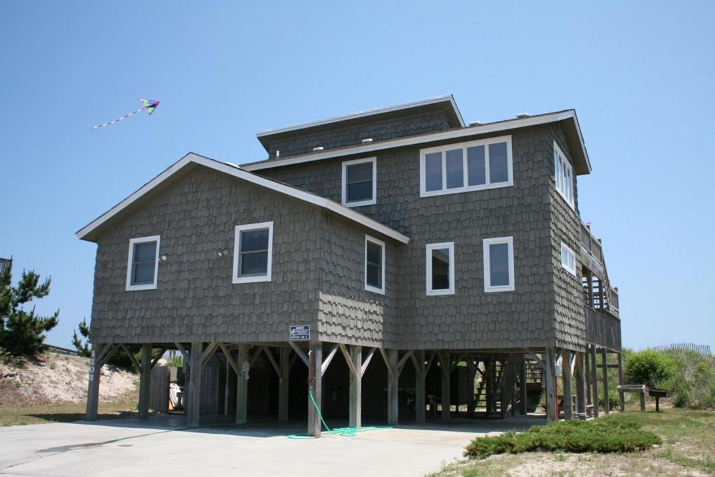 Merry Winds, Corolla