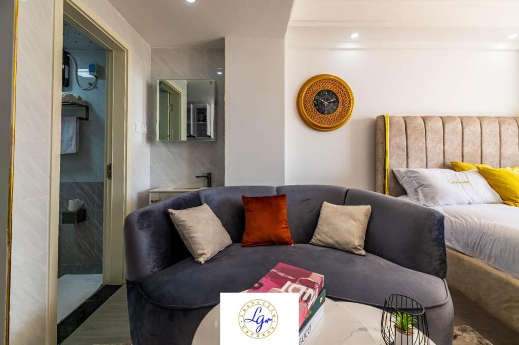 classy studio apartment in kilimani with fully equipped gym and balcony which breathtaking city views, Nairobi