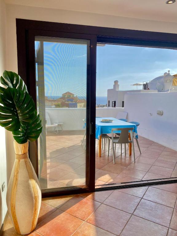 Family Oasis - Oceanview Duplex, Heated pool, Air Con - 5