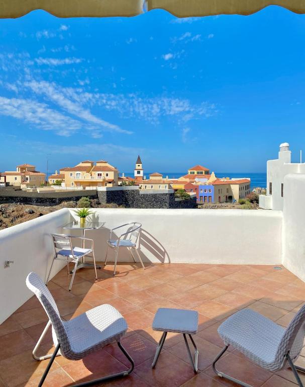 Family Oasis - Oceanview Duplex, Heated pool, Air Con - 3