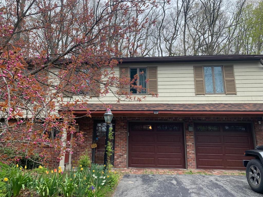 Comfy & Convenient Suite Sleeps 1 to 5 Near Boston, Andover