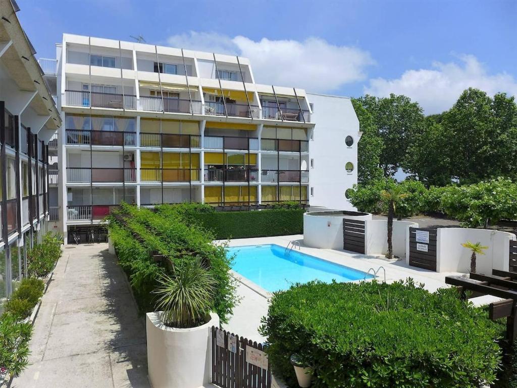 Séjour paisible avec piscine et vue sur le lac - 4