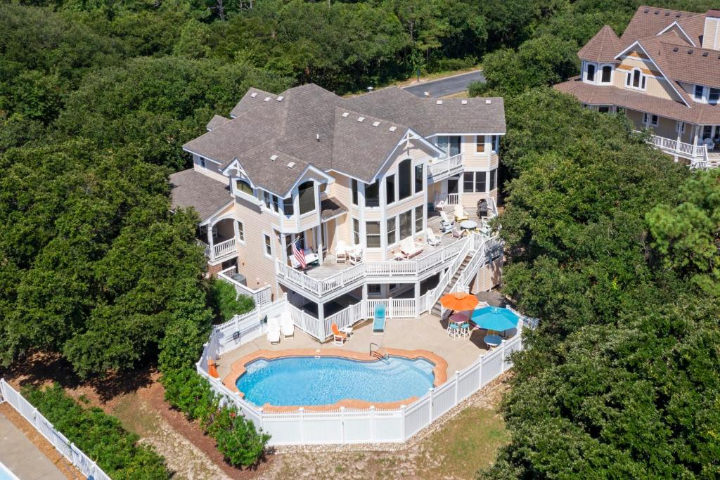 Perfect Peach, Corolla