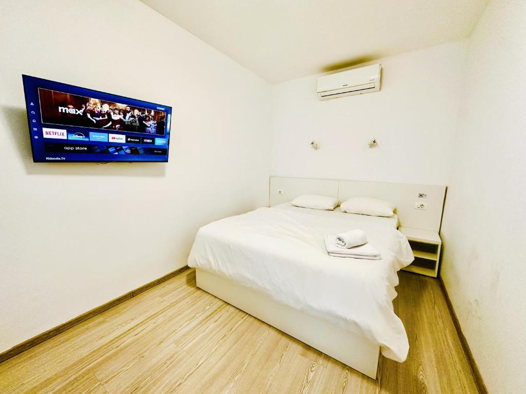 Continental Standard Studio, Bukurešť