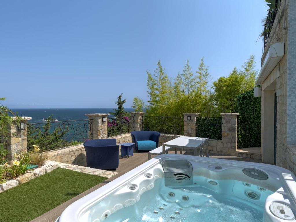 Upstays Sea View Pool 250m Villa - 4