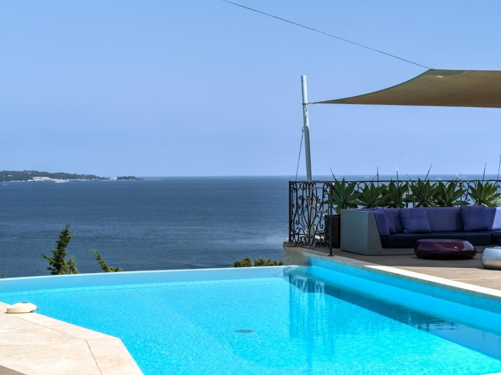 Immogroom - Amazing Villa with sea view, Vallauris