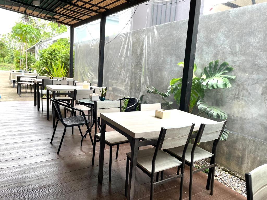 Restaurant, Smaids Room in Lampang