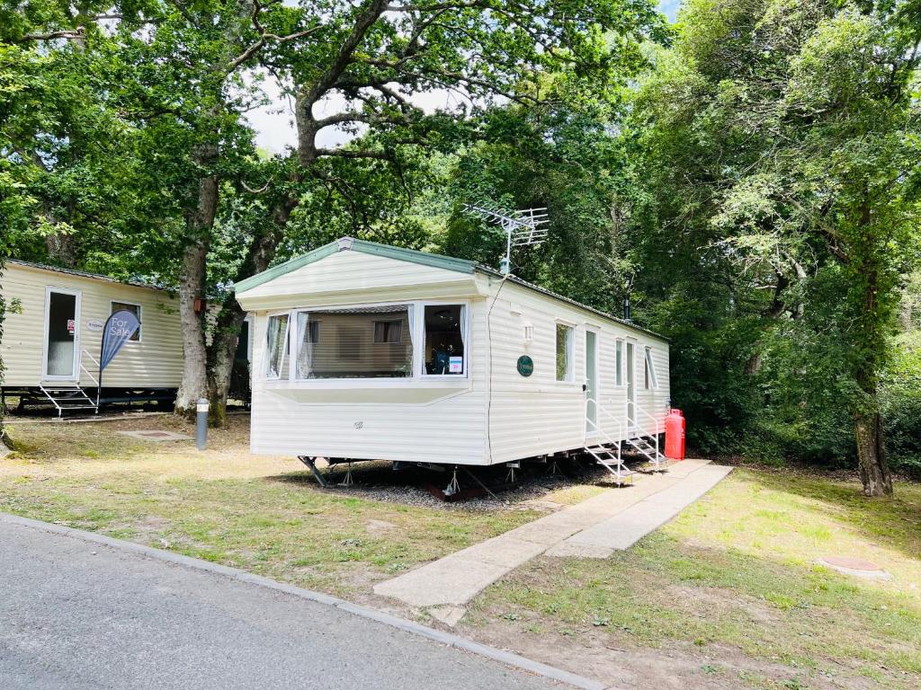 2 Bedroom Caravan GW39, Thorness Bay, Isle of Wight, Dog Friendly, Porchfield
