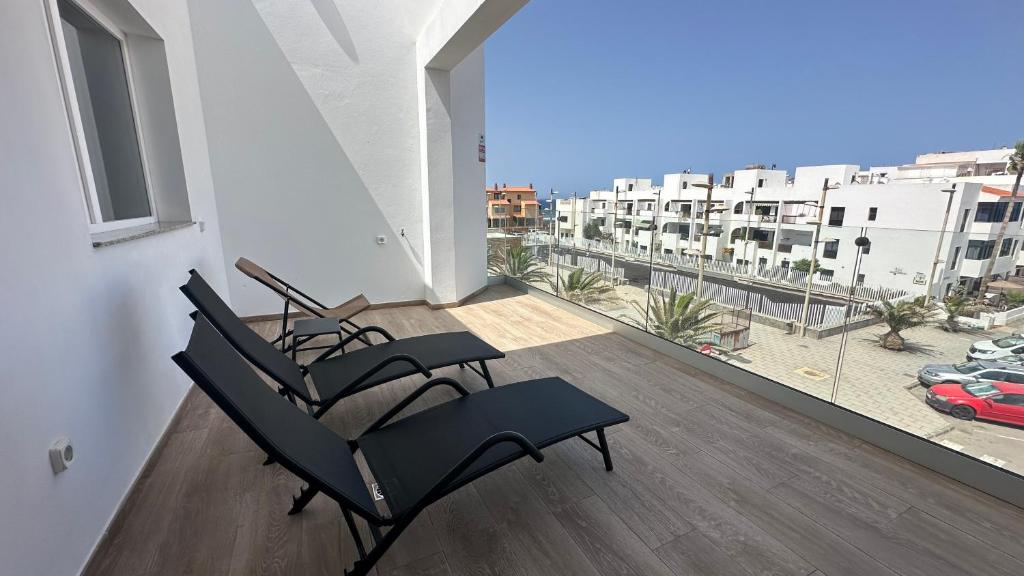 Stunning sea view apartment with big balcony in the center - 1