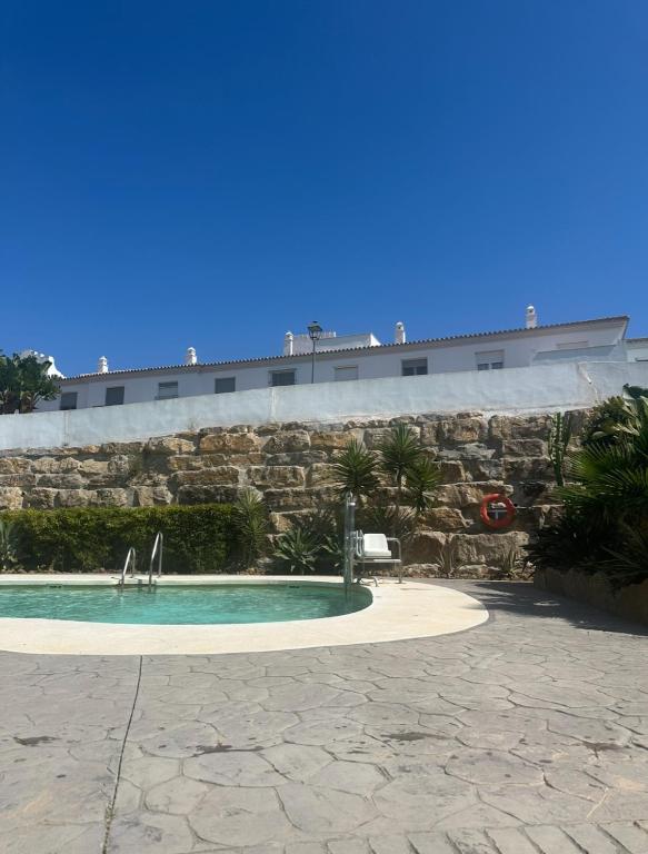 Agradable casa adosada con piscina - 2