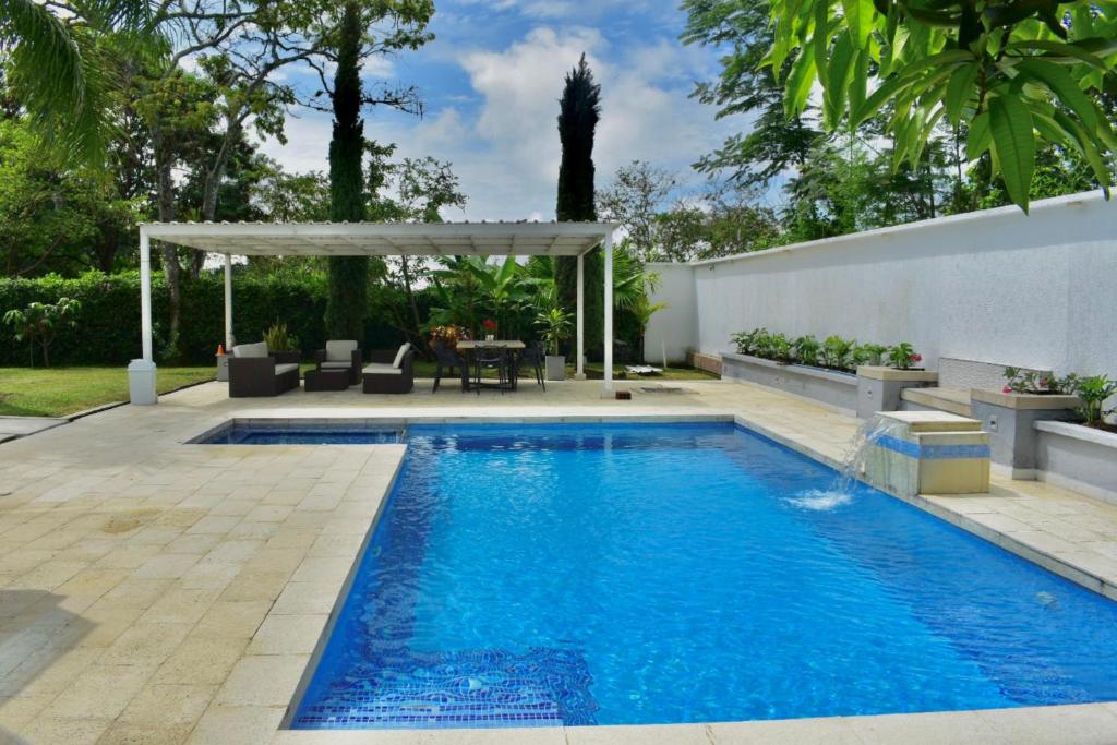 Luxurious Country House - 3