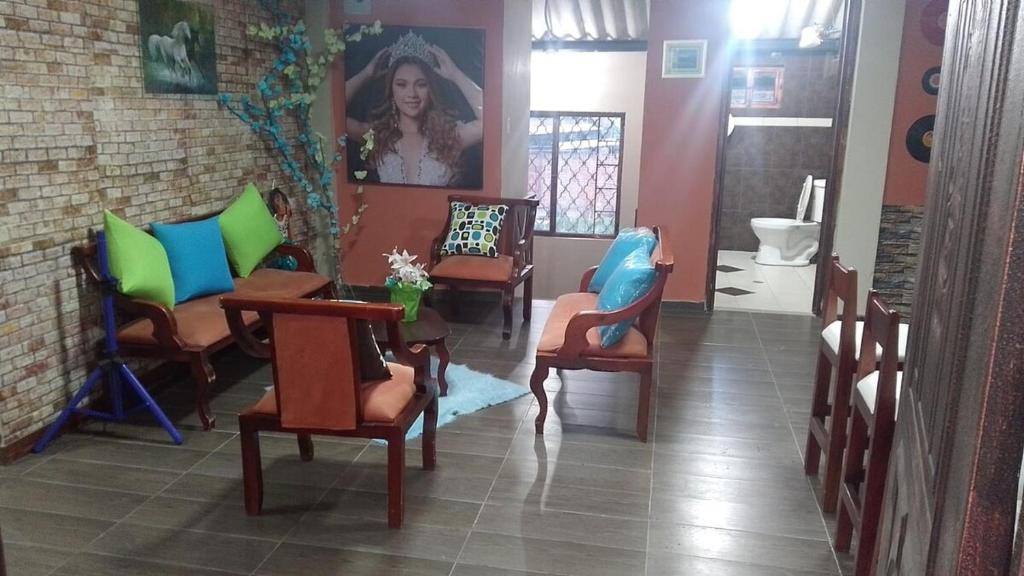 Deluxe entire property with entertainment area - 2