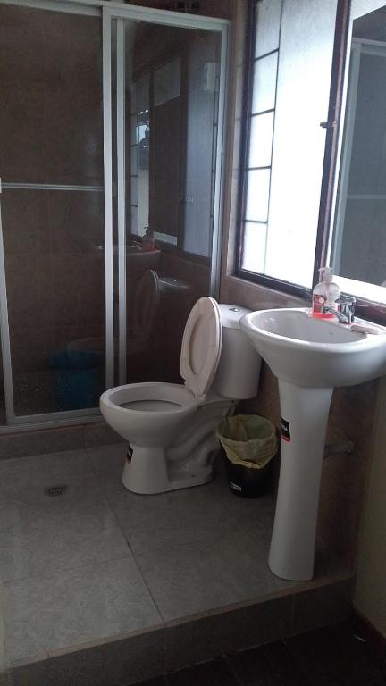 Deluxe entire property with entertainment area - 5