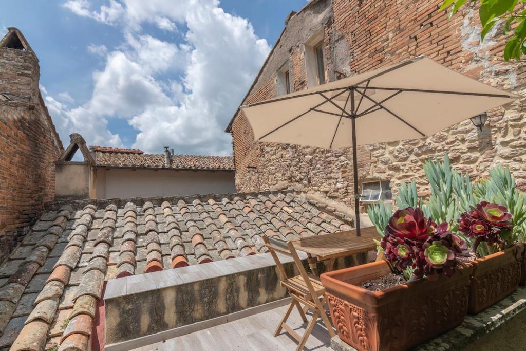 Stone loft with cozy terrace downtown Perugia - 4