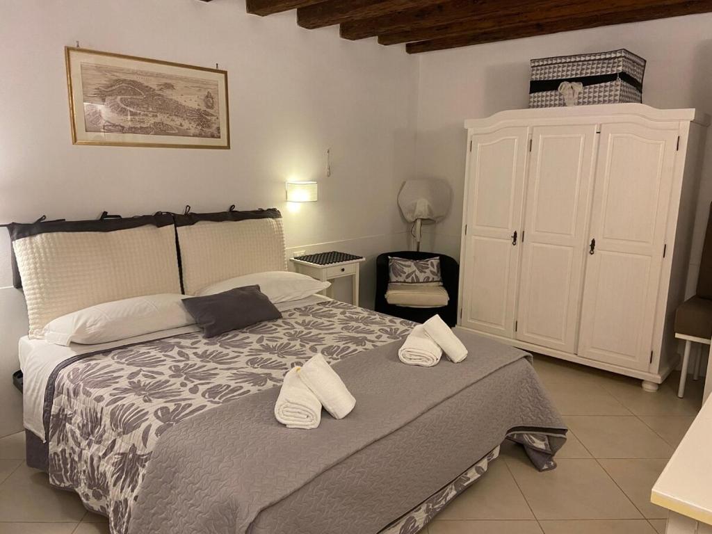 BLACK & WHITE HOME, an oasis in the city center - 3