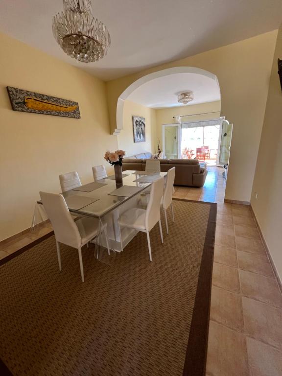 Appartement en résidence + grande terrasse sur le toit, Saïdia