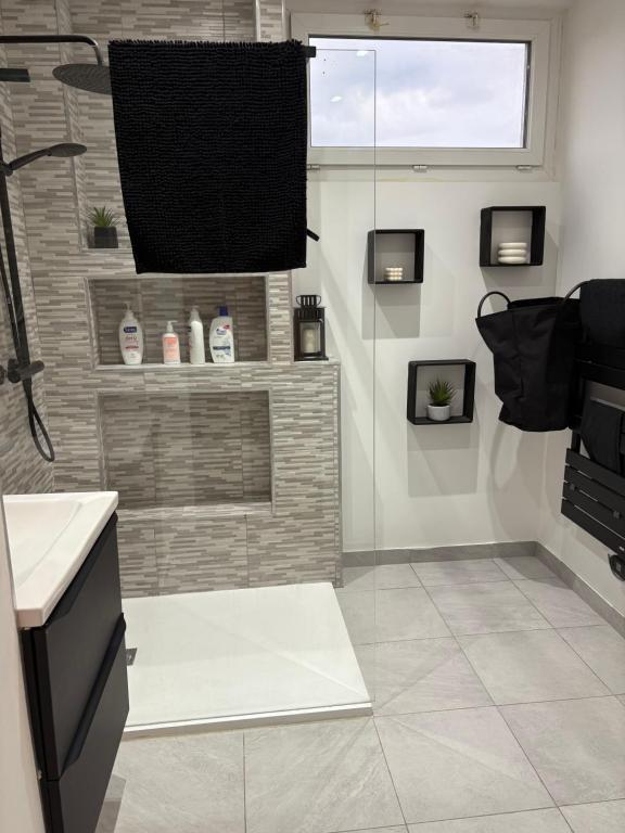Studio 3 - 5