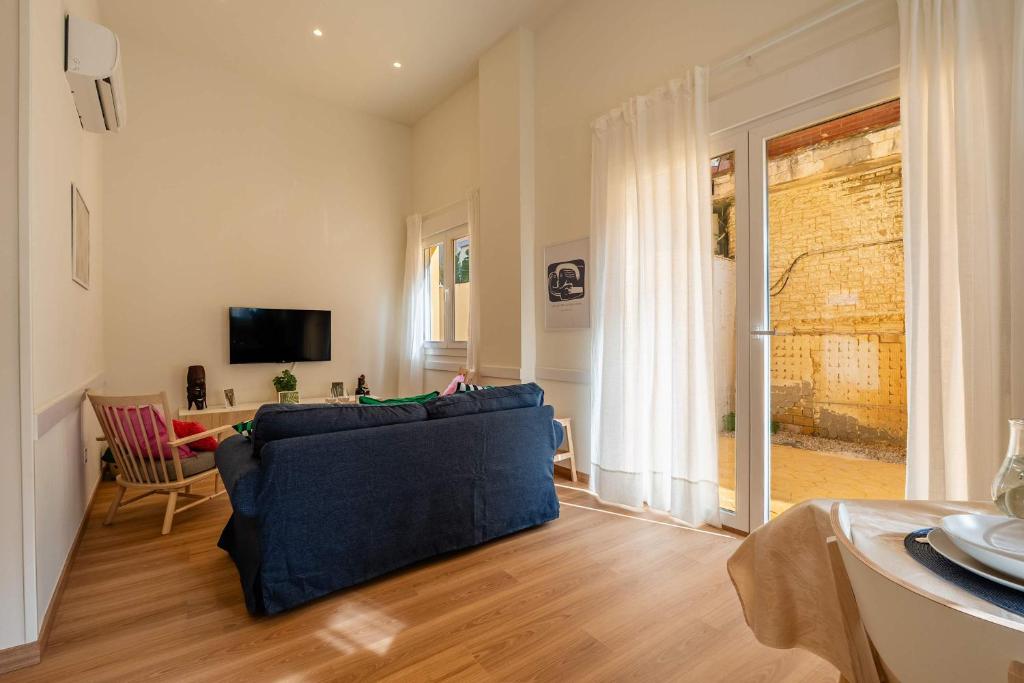 New Renovated - First Line Beach Apartment - 5