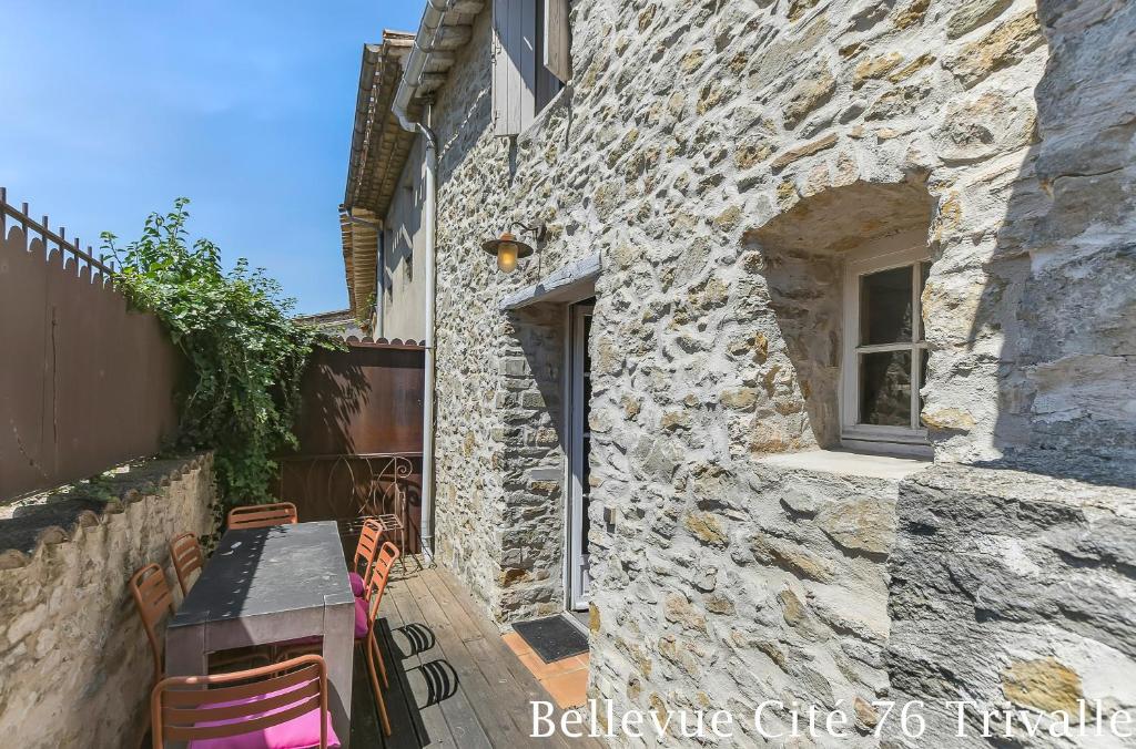 Les Bellevue Cité Trivalle "3 Apartments, 1 with Terrace & Private Parking, Aircon, WiFi, 500m from Cité, free public car park 200m" - 2