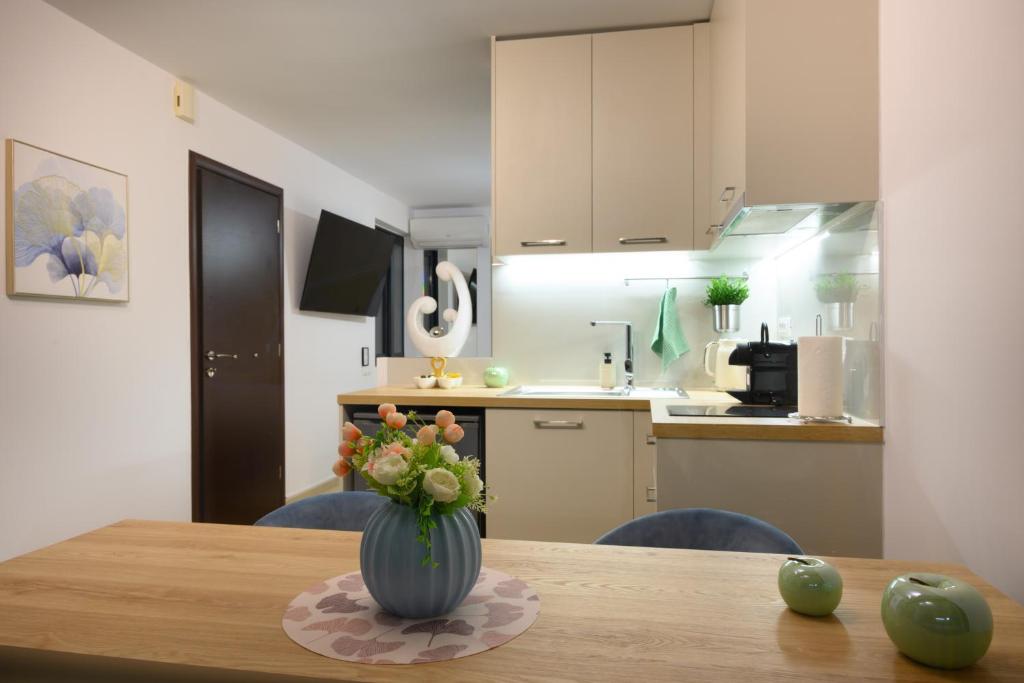 Grecian I, Ágios Nikólaos