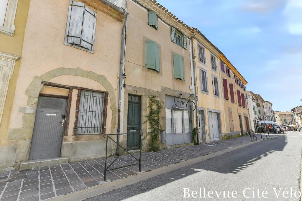 Les Bellevue Cité Trivalle "3 Apartments, 1 with Terrace & Private Parking, Aircon, WiFi, 500m from Cité, free public car park 200m" - 3