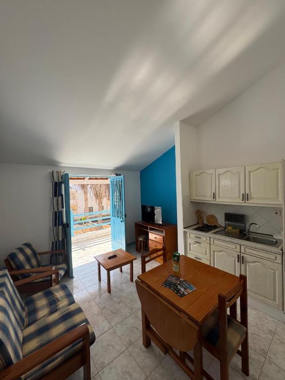 Murdeira V 17 J by RPG Group, Beirona