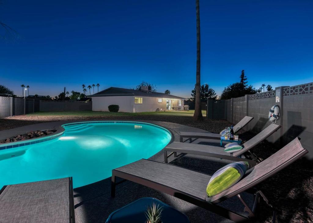 Private And Fabulous! With Heated Pool In A Great, Tempe