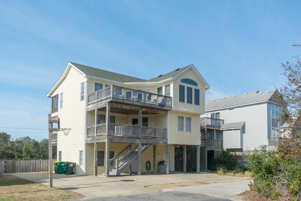 Shore Beats Workin, Corolla