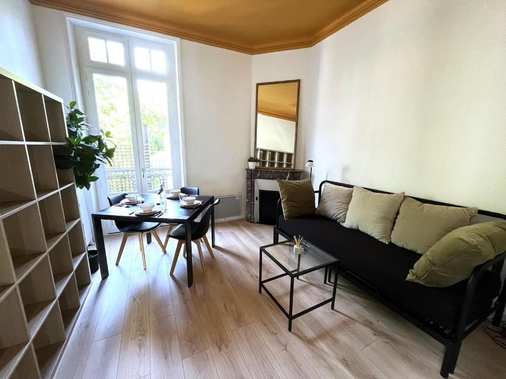 Appartement centre-ville avec option parking - 1