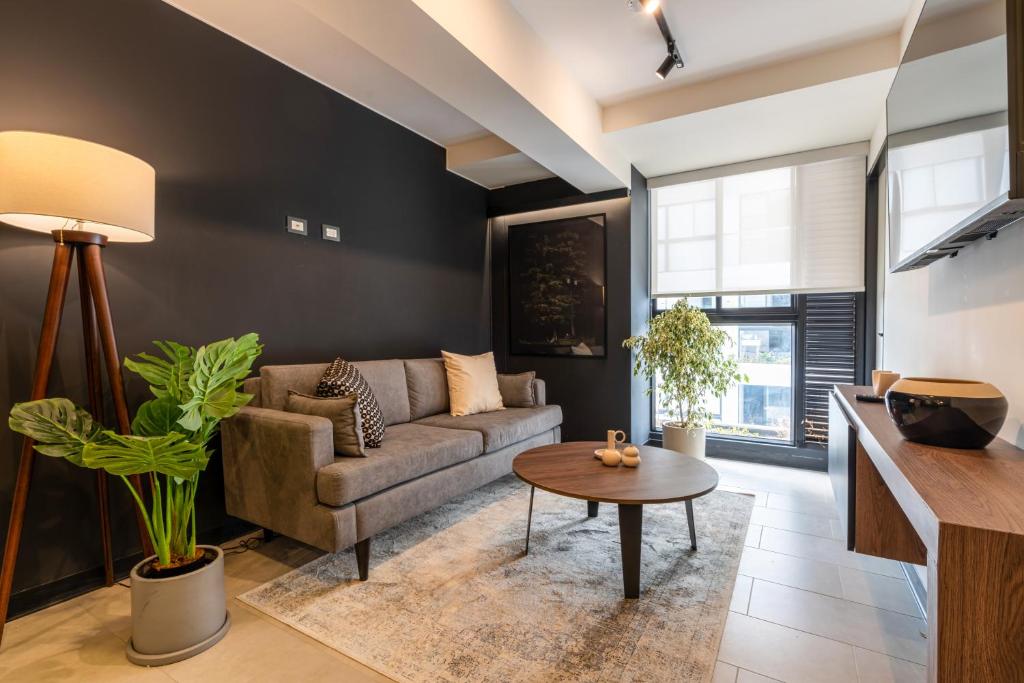 Rivera Navarrete by Geko, Lima