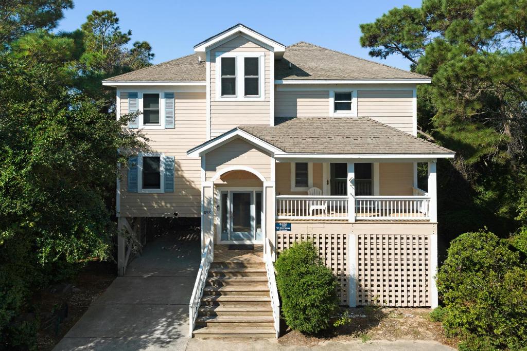 Sunset Sound Corolla, Corolla