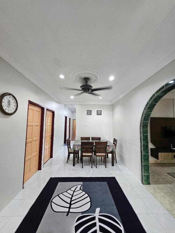 Teratak Abah, Seri Manjung