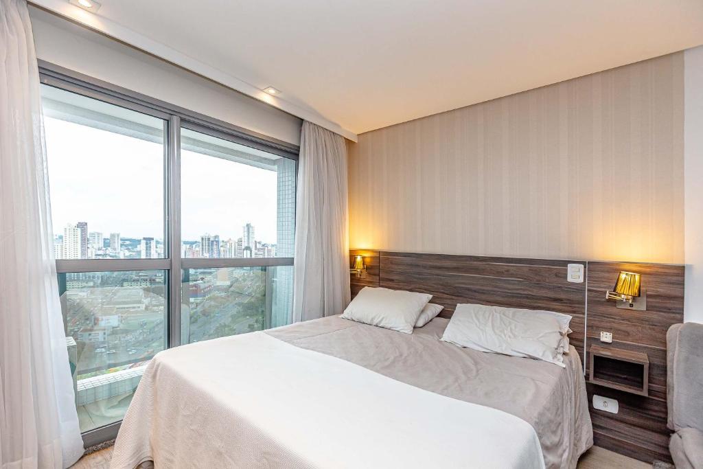 Studio Moderno no Centro com Piscina, Vista Panorâmica e Garagem, Curitiba